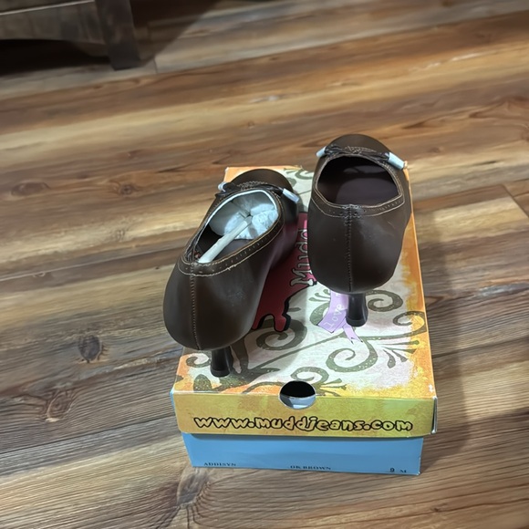 New Women’s shoes size 9 by Mudd comes from a pet free smoke free home. - Picture 4 of 7